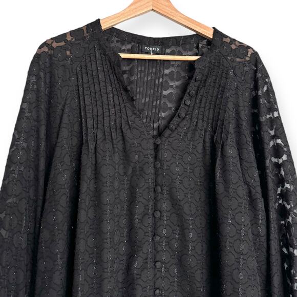 Torrid Size 2 Black Geo Clip Chiffon Smocked Peasant Button Up Blouse Women's 2X - Picture 3 of 12